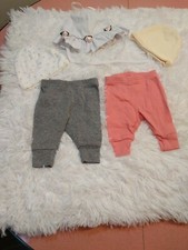 Newborn bundle lot of 5 Newborn clothes hats  leggings Gerber, Just One You