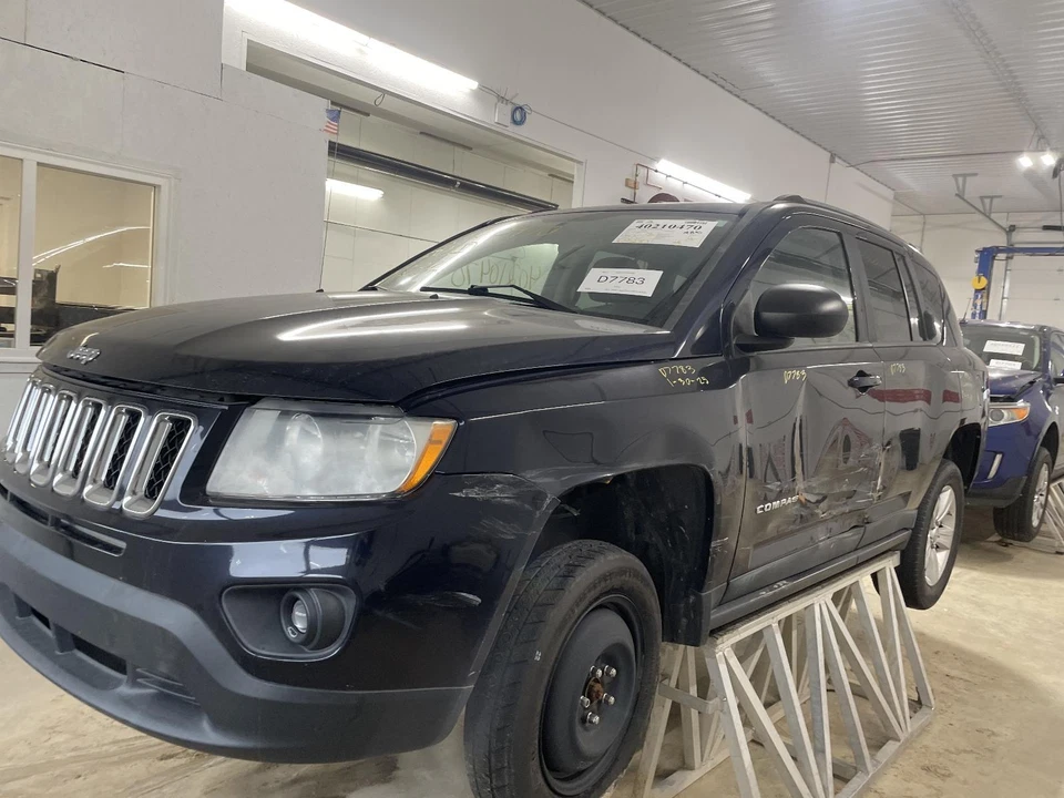 Used Driving Light fits: 2011 Jeep Compass Fog-Driving Grade A - Image 2 of 4