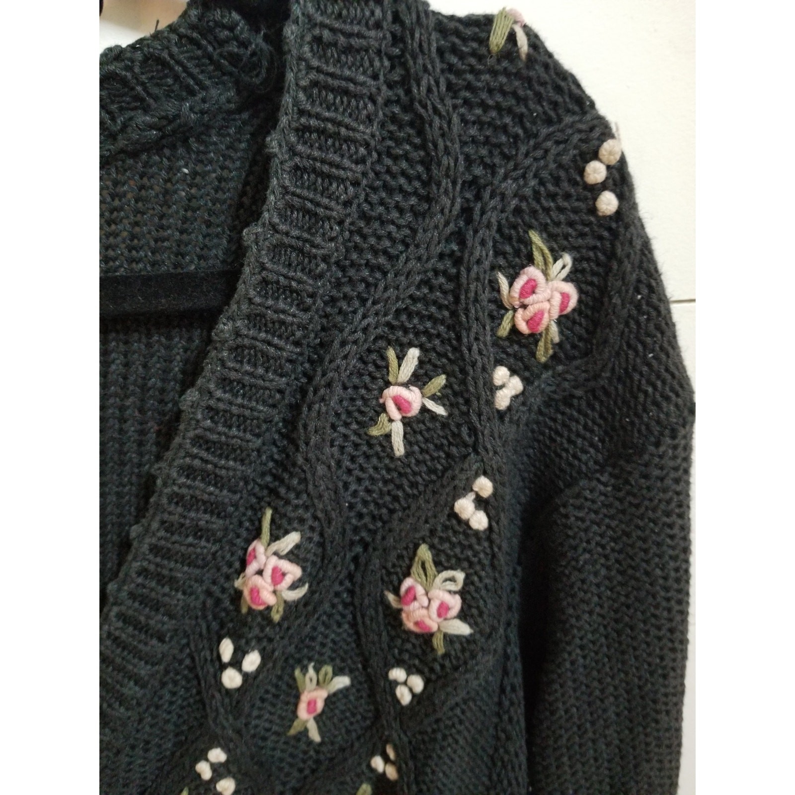 Vintage Hunters Run Cardigan Sweater Womens Floral Embroidered Cottage Granny
