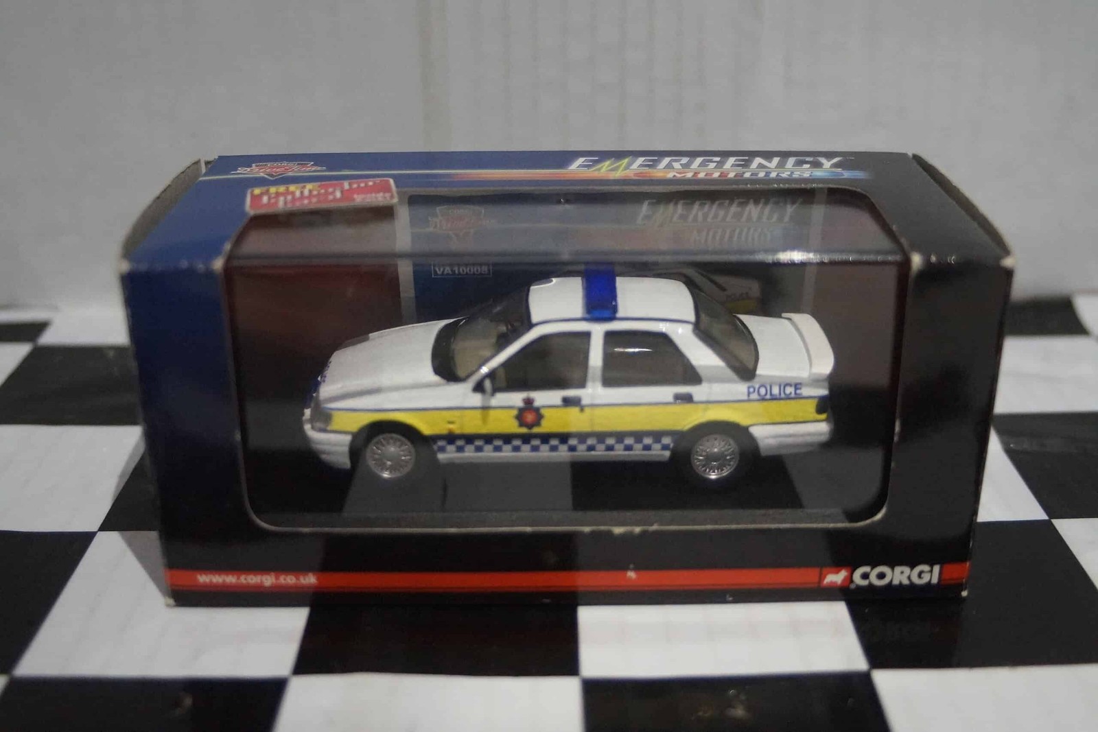 Corgi Vanguards Ford Sierra Sapphire Cosworth Isle Of Man Police VA10008 1:43