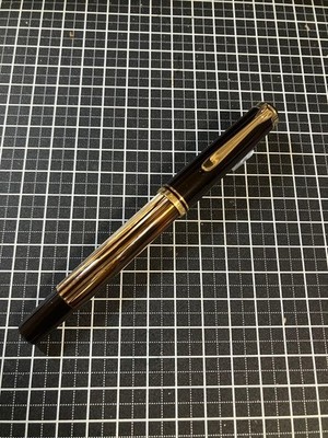 Pelikan M400 Fountain Pen M 14K Gold Nib Black Resin Japan Used