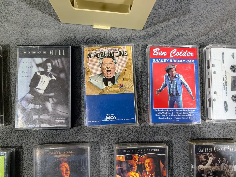 Vintage Gospel & Country Cassette Tape Lot (10) with Plastic Holder – Untested Foto 3 de 4