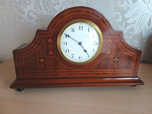 Edwardian Solid Wood Mantel Clock with Inlaid Wood front. Good Working Order. - Picture 3 of 16