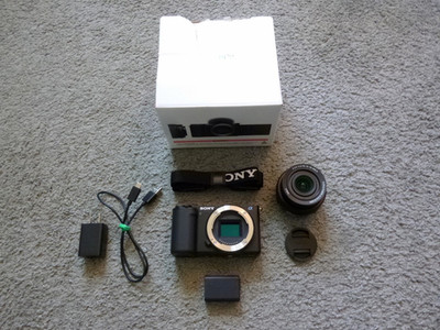 Sony ZV-E10 Mirrorless Camera + 16-50 OSS II Lens +Box/Batt/USB | MINT | SC: 14