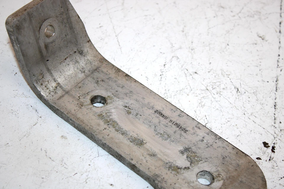 Placa de montaje del motor derecho Polaris Super Sport 550 02 OEM 5245016 SP201 Foto 3 de 4