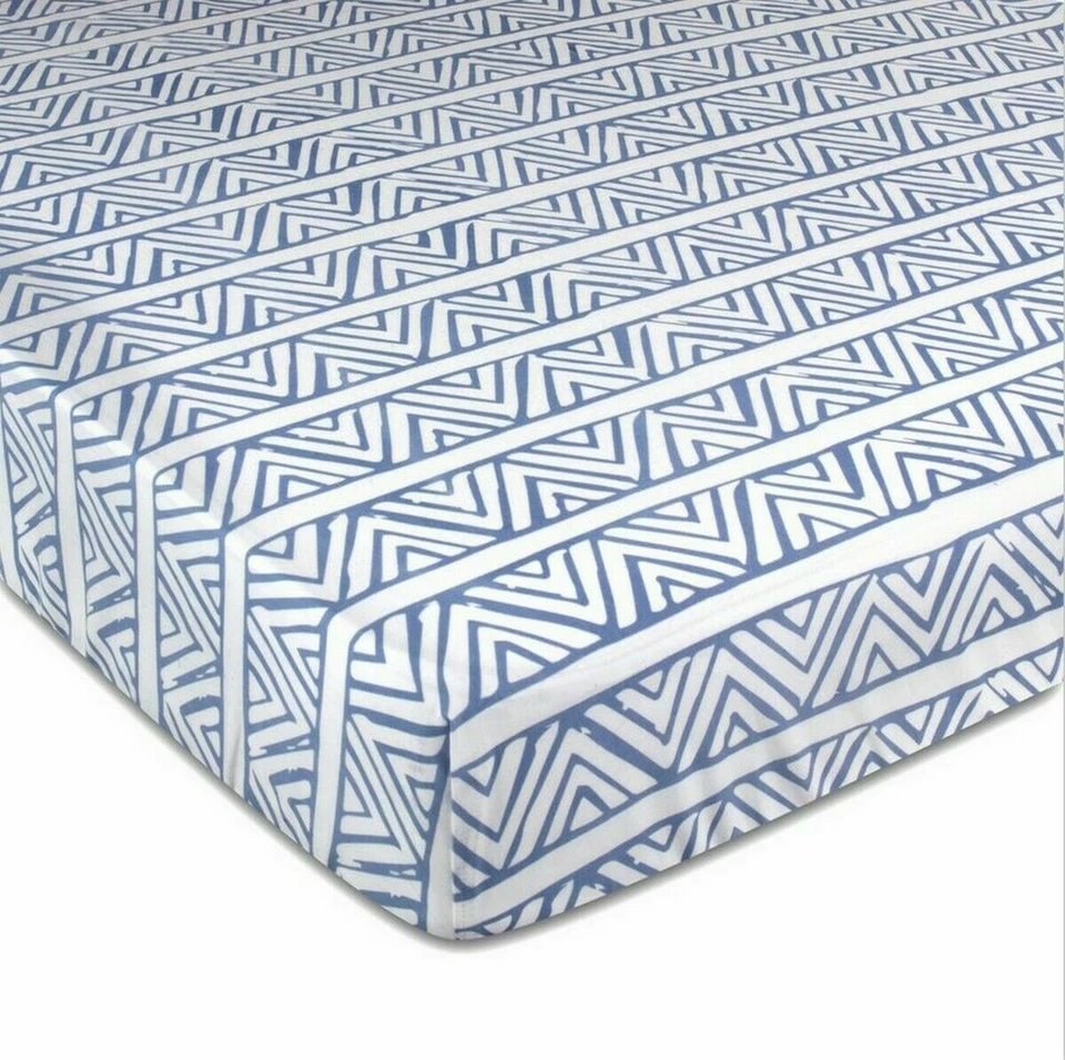 Nuevo en Paquete Safari Juego de Cuatro Piezas para Guardería Edredón Sábana para Cuna Falda Silla Almohada OiOi  Foto 4 de 4