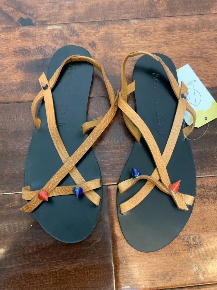 Sandalias Acne Studios de cuero marrón con tiras con púas azules y rojas talla 10 | 40 NUEVAS Foto 3 de 4
