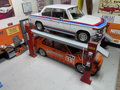 4 Säulen Hebebühne 1:18 Modelle Modellbau Diorama Werkstatt Sammlung Bedienfeld - Bild 18 von 24