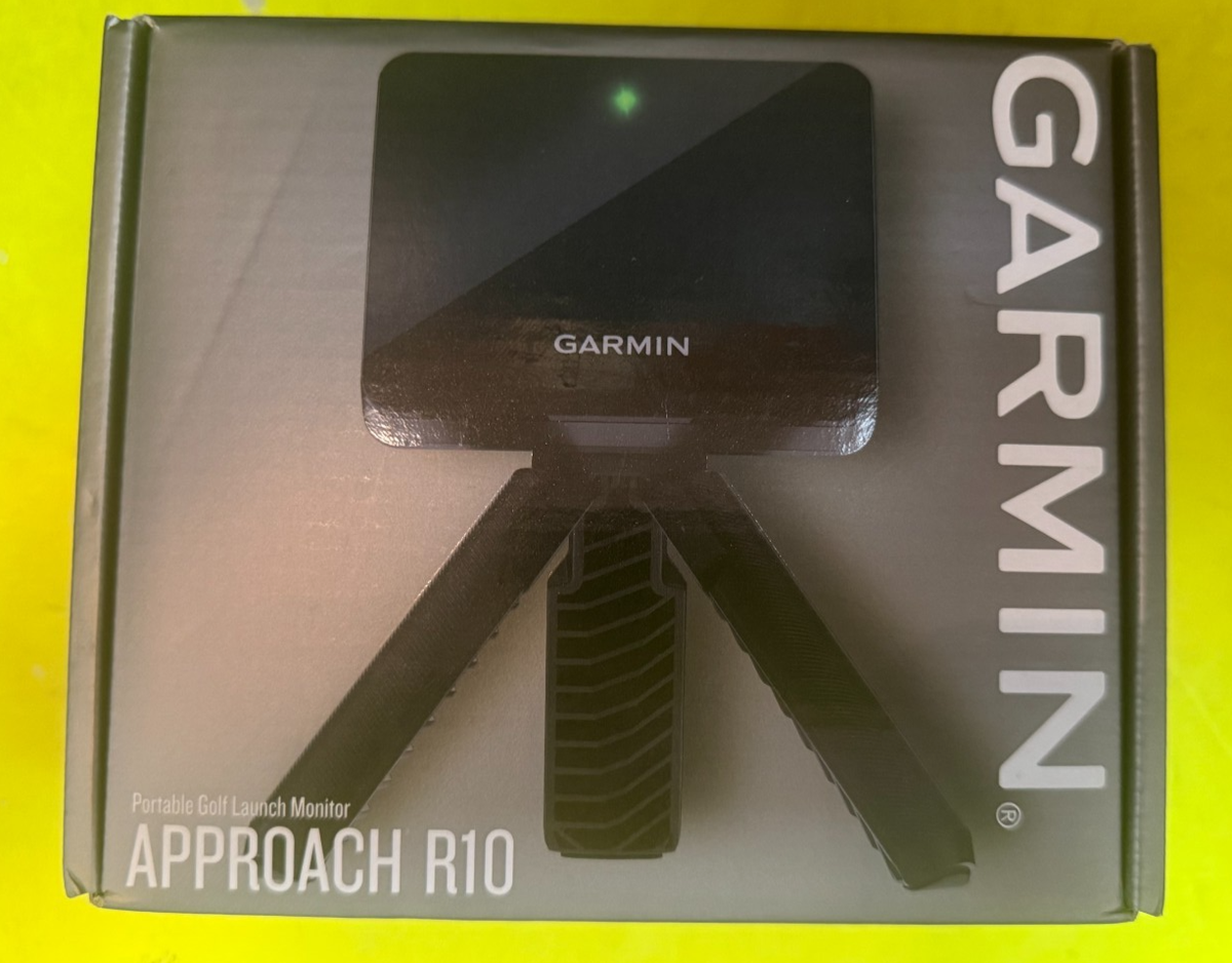 【ほぼ新品】 GARMIN APPROACH R10 101-02356-04 Garmin Approach R10 Portable Golf Launch Monitor with Built