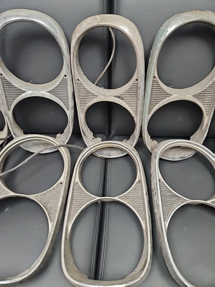 Lote 65 PONTIAC GTO USADO DE FÁBRICA OEM BISEL DE FAROS DERECHO O DERECHO 5956811 Foto 3 de 4