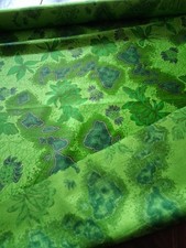 Stoff Polyester Jacquard Blumen grün  Goldbrokat Barock Rokoko 90cm Breite 