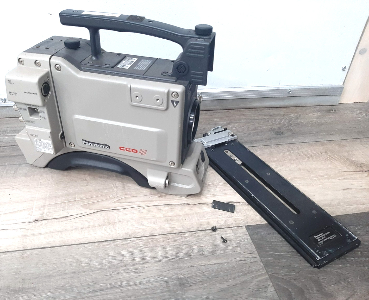 Panasonic WV-F300 300CLE CCD III Color Video Camera  Body w/