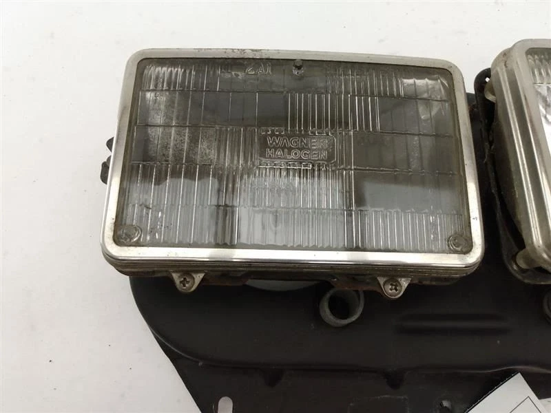 VOLVO 245 WAGON Passenger Right Headlight Lamp Dual Square Fits 81 82 83 84 85 - Image 2 of 4