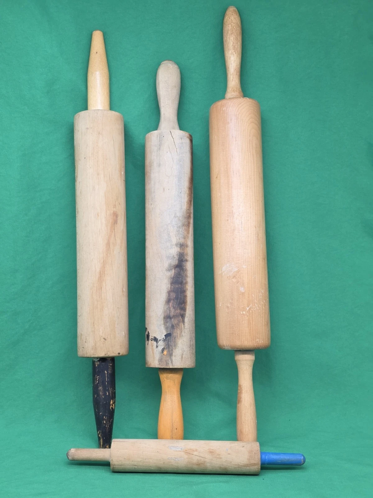 Vtg Wooden Rolling Pins Farmhouse Primitive Lot of 4 Orange Black Blue Handle