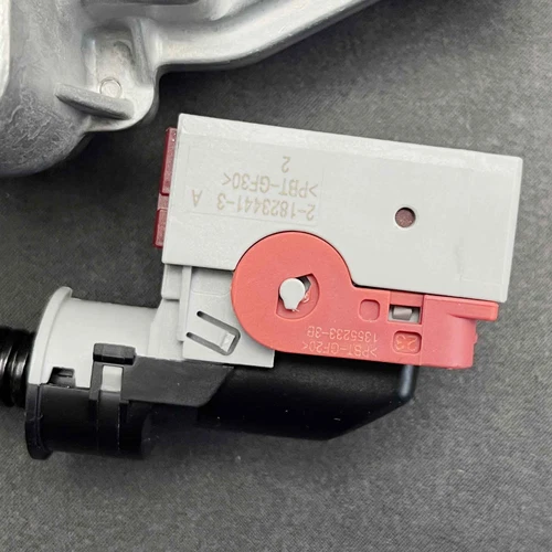 Nueva válvula solenoide de control de embrague 12V para camiones Volvo/Mack 22439692- - Imagen 2 de 9