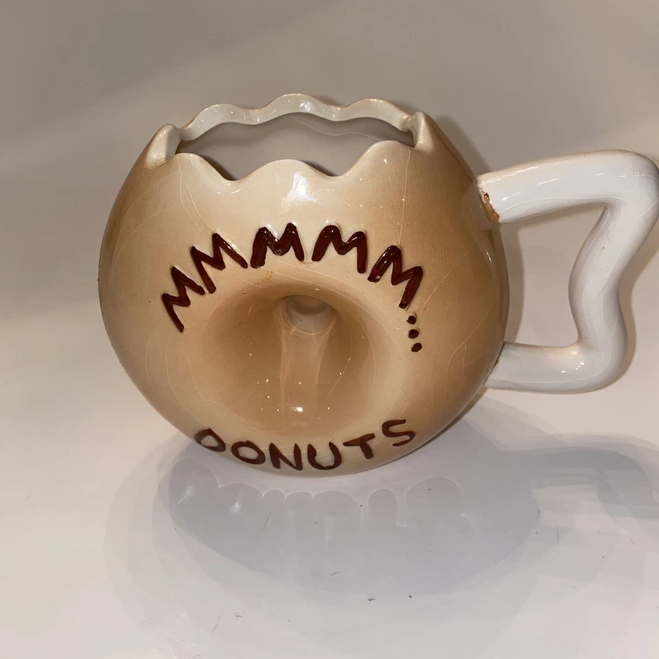 Sprinkles Chocolate Frosted Donut 3D xícara/caneca de café MMMM donuts... por bigmouth - Imagem 2 de 4