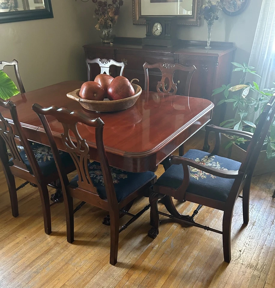 Antiguo juego de comedor Chippendale Foto 2 de 2