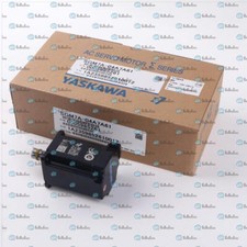 One YASKAWA Servo Motor SGM7A-04A7A61 in box SGM7A04A7A61 New