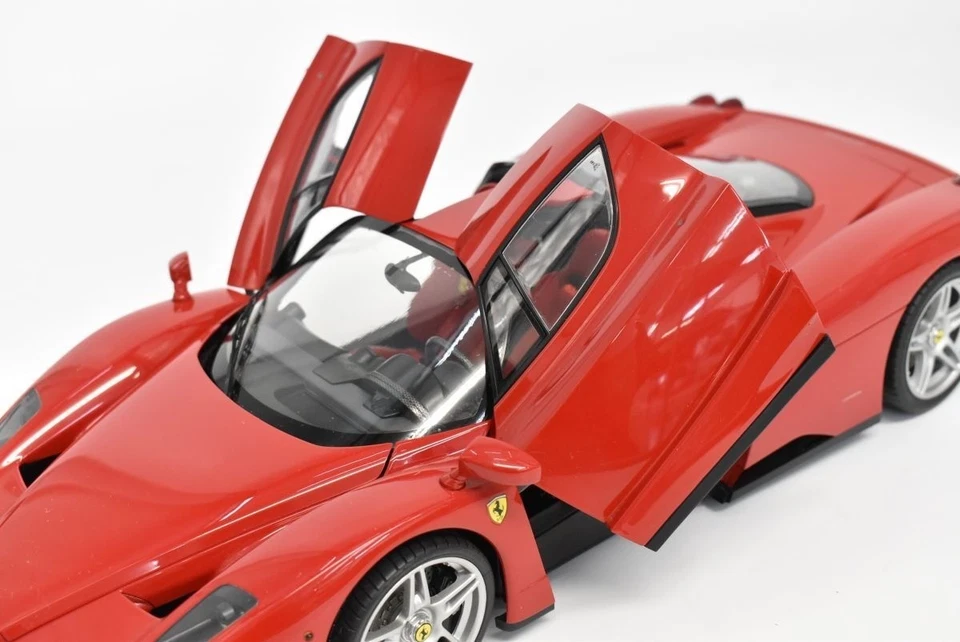 Tamiya 1/12 ENZO FERRARI Red Collectors Club Special Semi Assembled 23205 - Image 2 of 4