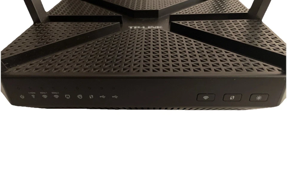 TP-Link AC3200 Wireless Wi-Fi Tri-Band Gigabit Router ROUTER ONLY NO CABLES - Image 2 of 4