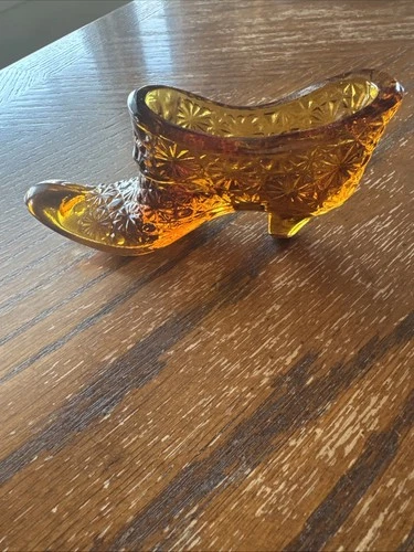 Vintage Fenton, Amber, Daisy, And Button Bow Glass Shoe