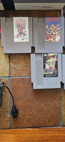 Nintendo NES Console Bundle Lot 2 Controllers - Zapper - 15 games - Clean