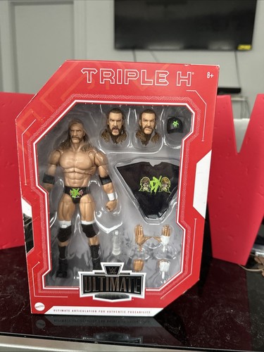 WWE Fan Takeover Ultimate Edition Action Figure Triple H, 15 Cm, Con Teste Extra E Maglietta DX, 30 Punti Di Articolazione