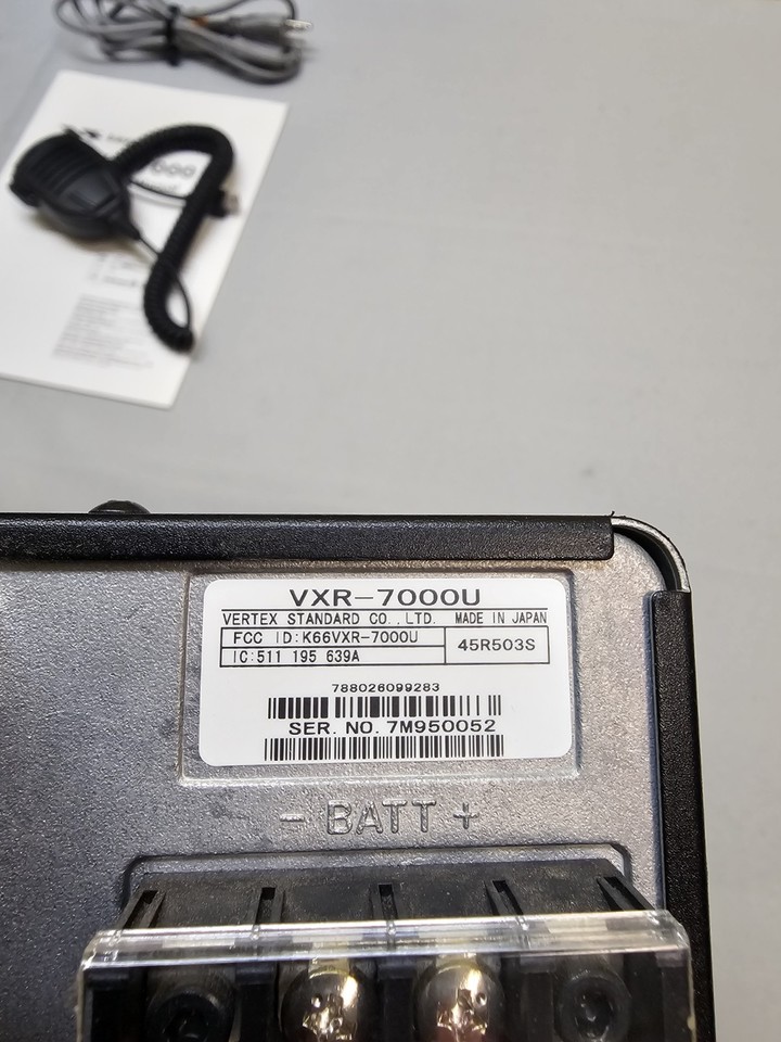 Vertex Standard VXR-7000 U 450-480 MHz UHF Desktop Base Station Radio ...