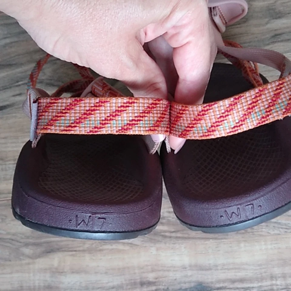Sandalias de senderismo Chacos ajustables con tiras al aire libre talla 7 Foto 3 de 4