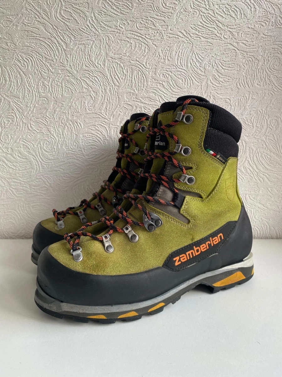 Zamberlan Medium Width Hiking Shoes & Boots for Men for sale  display picture 3