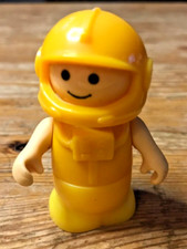 1984 Playworld Toys Yellow Astronaut Figure Playmates Space Station Vintage