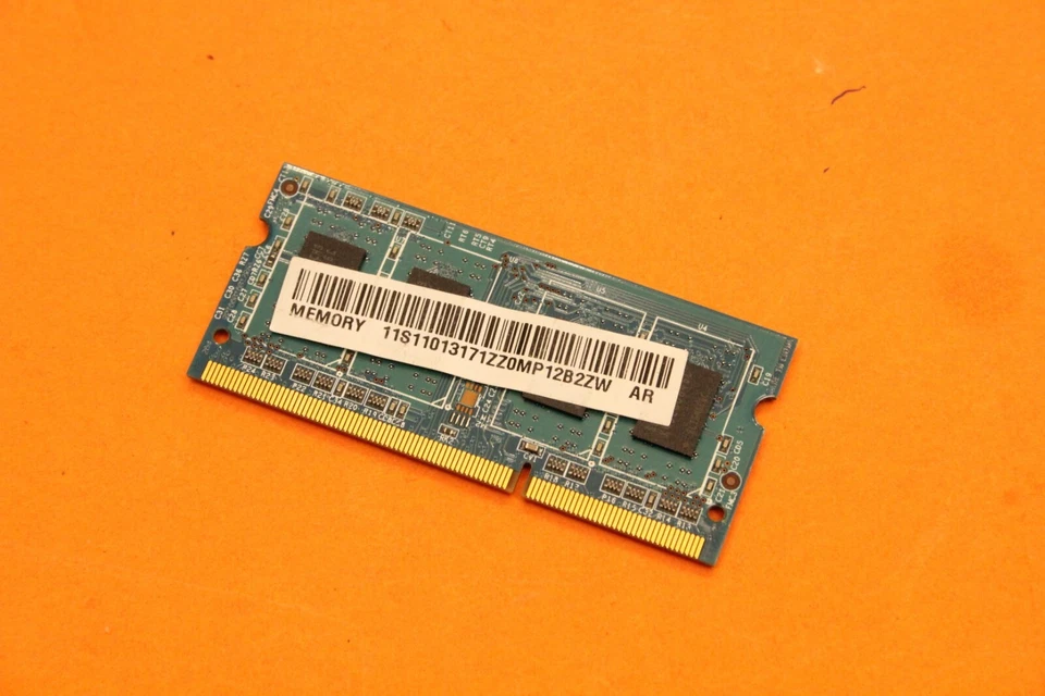 Ramaxel RMT3010EC58E8F-1333 2GB PC3-10600 DDR3-1333 204-Pin Laptop RAM - Image 2 of 3