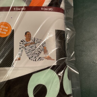 Way To Celebrate Dudcula Mens Glow In The Dark Pajama Set Size Small 34-36 NEW