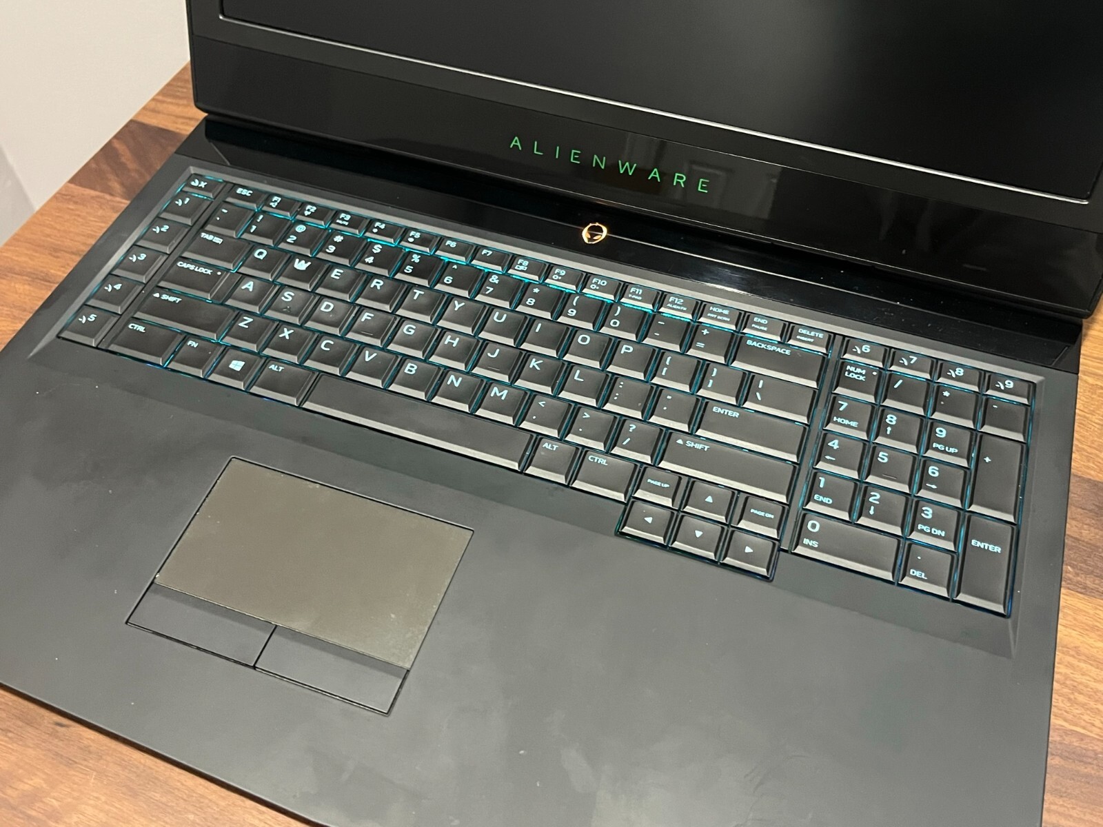 Alienware R4 17.3" Grey FHD 2.8GHz i7-7700HQ 16GB 128GB, 256GB SSD - GTX 1070 - Picture 5 of 24