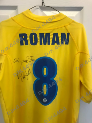 Villarreal 2006/7 home shirt no.8 signed by Jaun Roman Villarreal 2006/7 home shirt no.8 signed by Jaun Roman