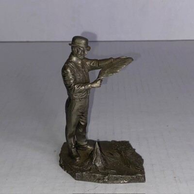 1978 Ron Hinote THE TOBACCO GROWER Fine Pewter Sculpture Franklin Mint