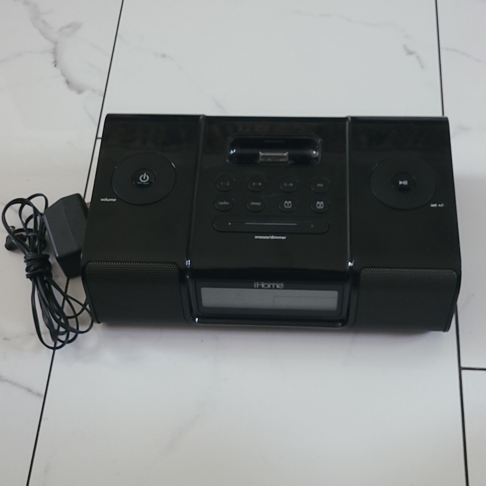 iHome Black Digital Clock Radio Alarm Snooze Dimmer AM/FM Quartz Plug-In