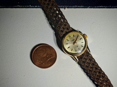 Vintage Soviet SLAVA 17 Jewels Ladies Watch - Made in USSR