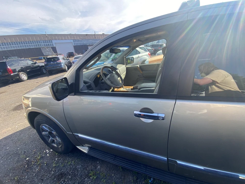 Used Front Left Door Assembly Front fits: 2005 Infiniti QX56 electric Front Left - Изображение 3 из 4