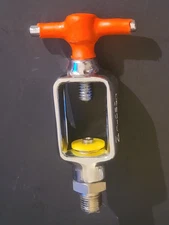 Yoke CGA 870 x 1/4" NPT Male with One-Way CV & Rubber Washer, O2 Hudson