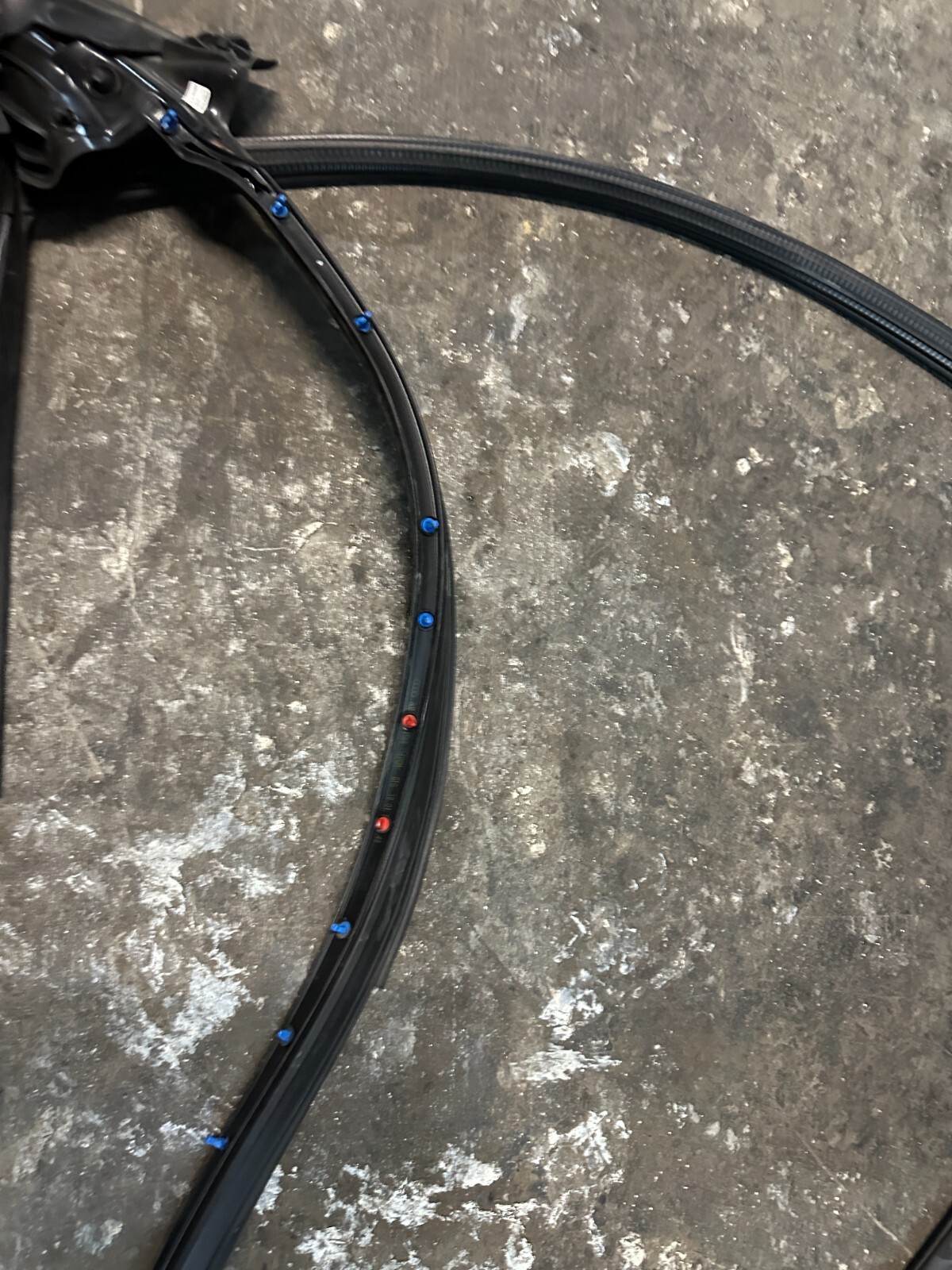 2018 AUDI R8 SPYDER RIGHT PASSENGER DOOR SEAL 4S0837912A 4S0 837 912 A