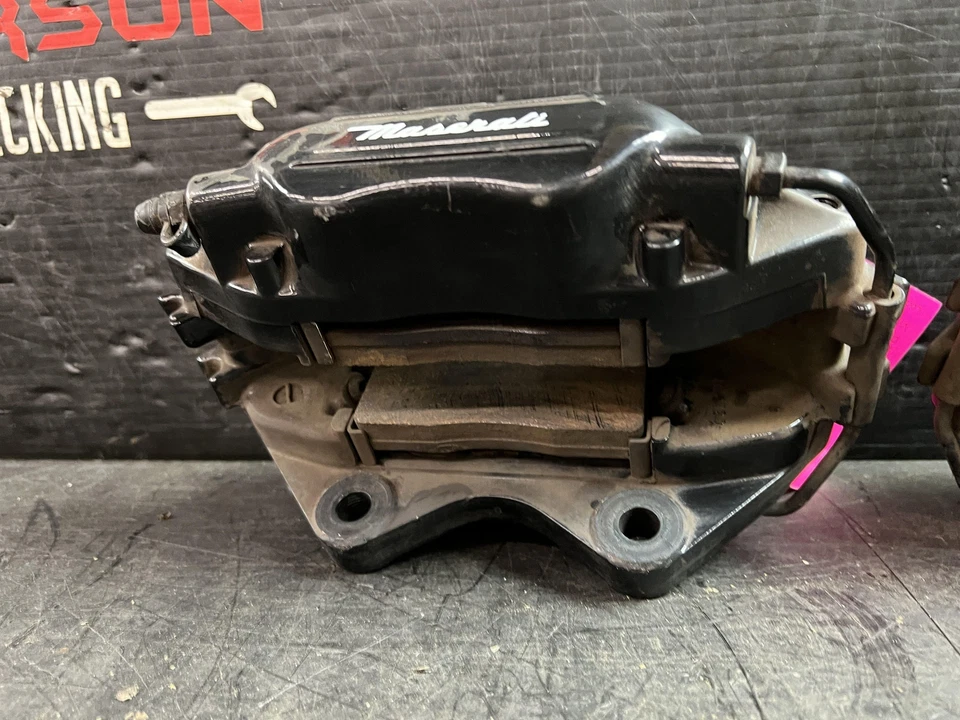 02-06 MASERATI SPYDER REAR LEFT & RIGHT BREMBO BRAKE CALIPERS BLACK - Image 4 of 4