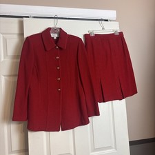vtg St. John Collection by Marie Gray RED skirt suit size 4 HEART shaped Buttons