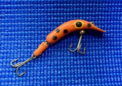 ditch blade fishing lure Hag's Hurricane Bladed Jig Spring Red / 3/8 oz Rod Model:6126-4 with Echo Bravo 8/10 Snapper Bluefish Lure Kit square rail rod holder count pack