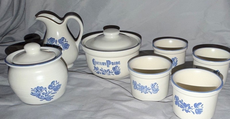 Pfaltzgraff Yorktowne Blue/White Floral Stoneware 32oz Lidded Pitcher Set 6pc