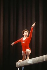 Hope Spivey EE. UU. compite en la barra de equilibrio durante el Pan A 1987 - Foto antigua 1