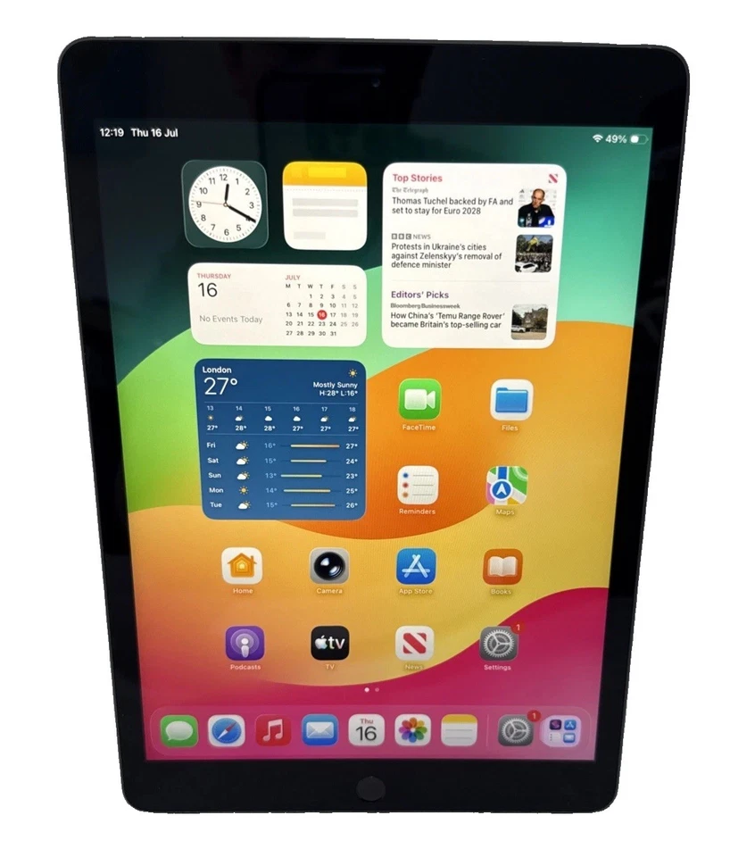 Apple iPad (8th generation) · 32GB · Wi-Fi, photo 2 of 5