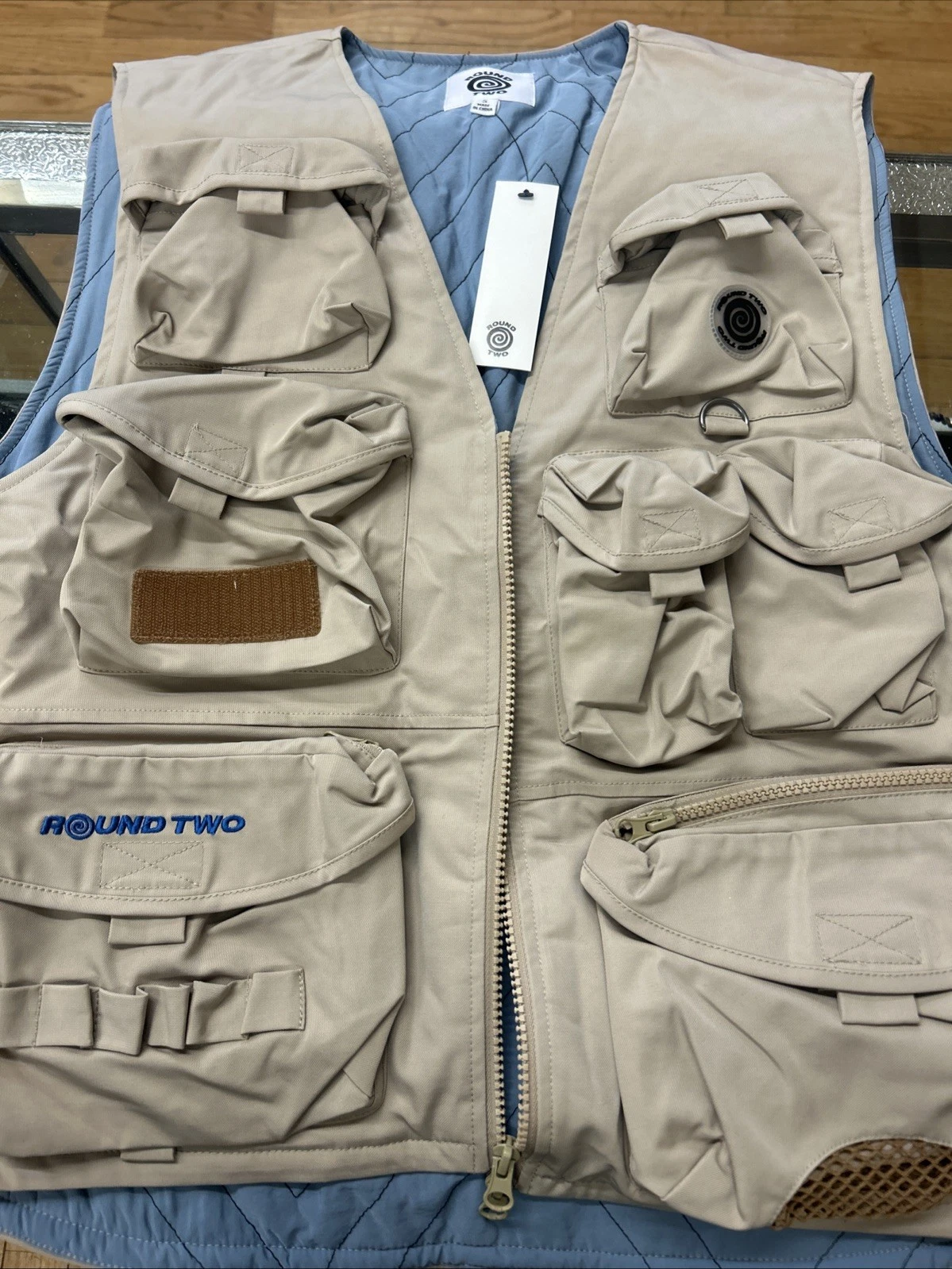 Round Two Hiking Vest Men’s Size Small New With Tags And In Bag