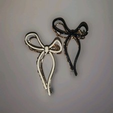 Fashion Claw Hair Clips 2 Pieces, Black And Cream Ivory