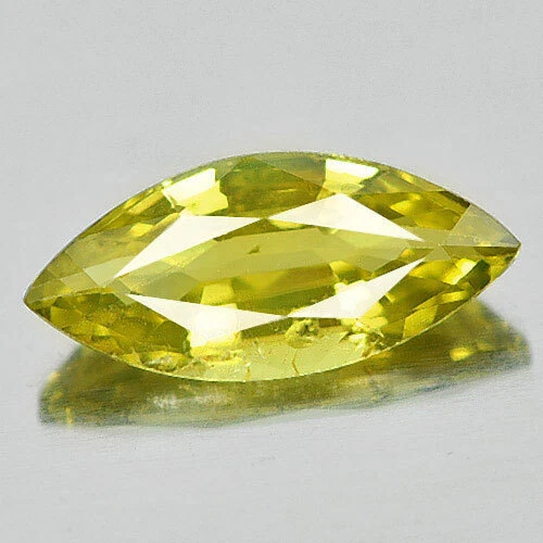 Crisoberilo Amarillo Verdoso 1.55 Ct. Marquesa 11.2 x 5 Mm. Gema natural sin calefacción Foto 2 de 4